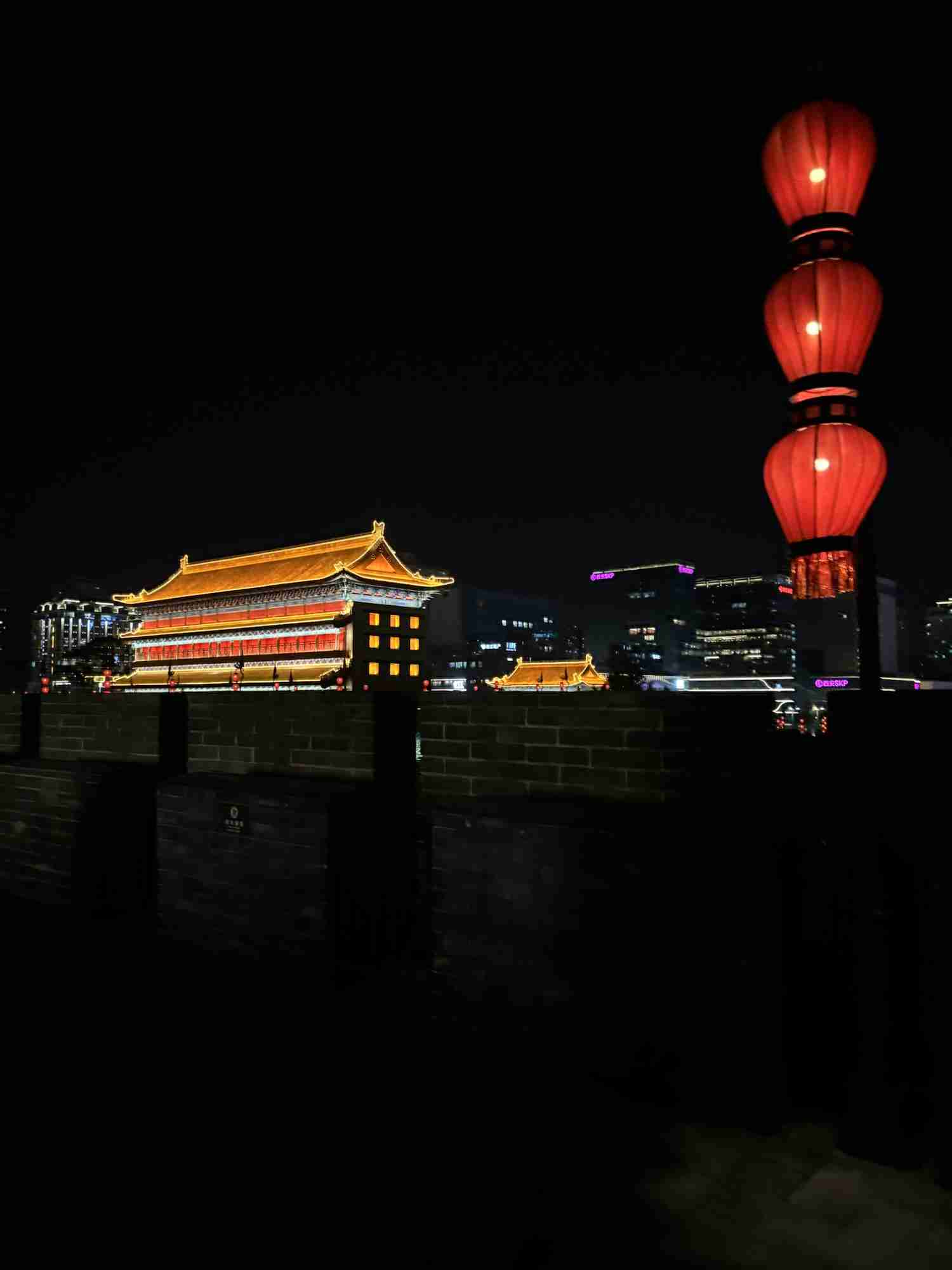 Xi'an wall at night