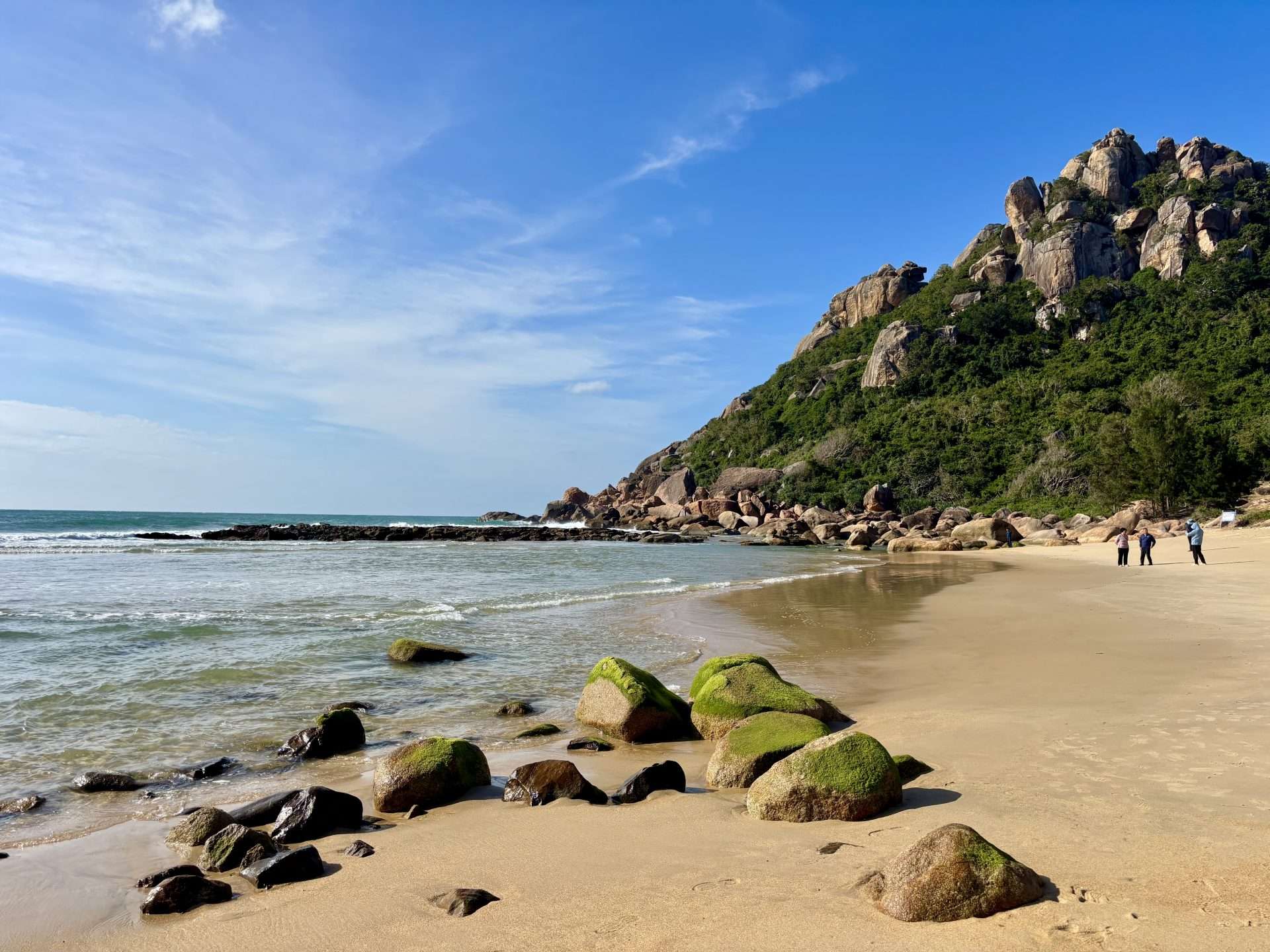 Huling Beach, Lingshui