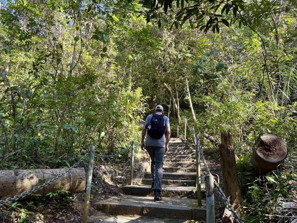 Hiking in Qixianling