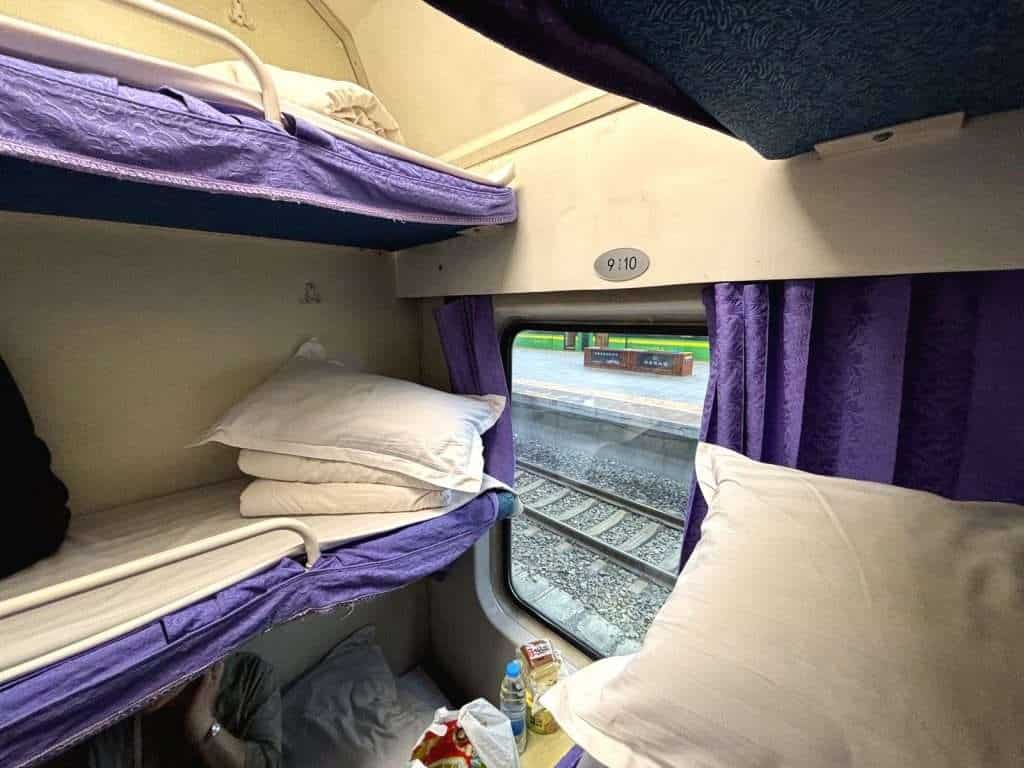 China Hard Sleeper Train Bunk Bed