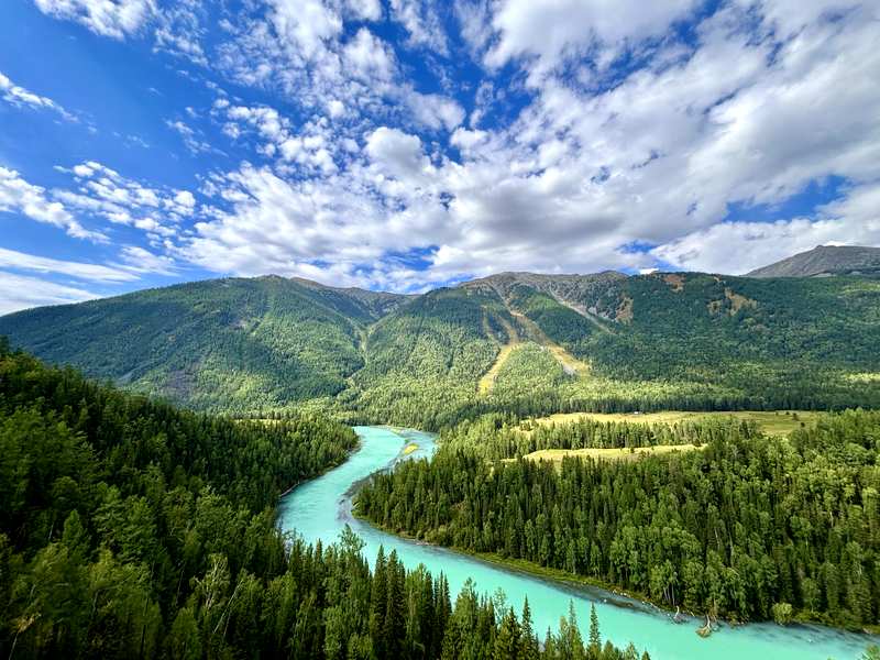 Moon Bay's crescent-shaped river bend at Kanas, seen from the viewing platform