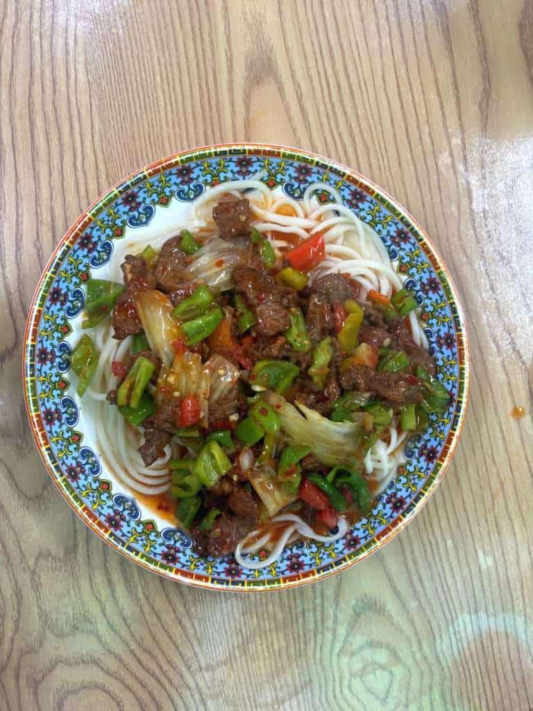 Xinjiang hand-pulled noodles (拌面) for lunch in Fuyun